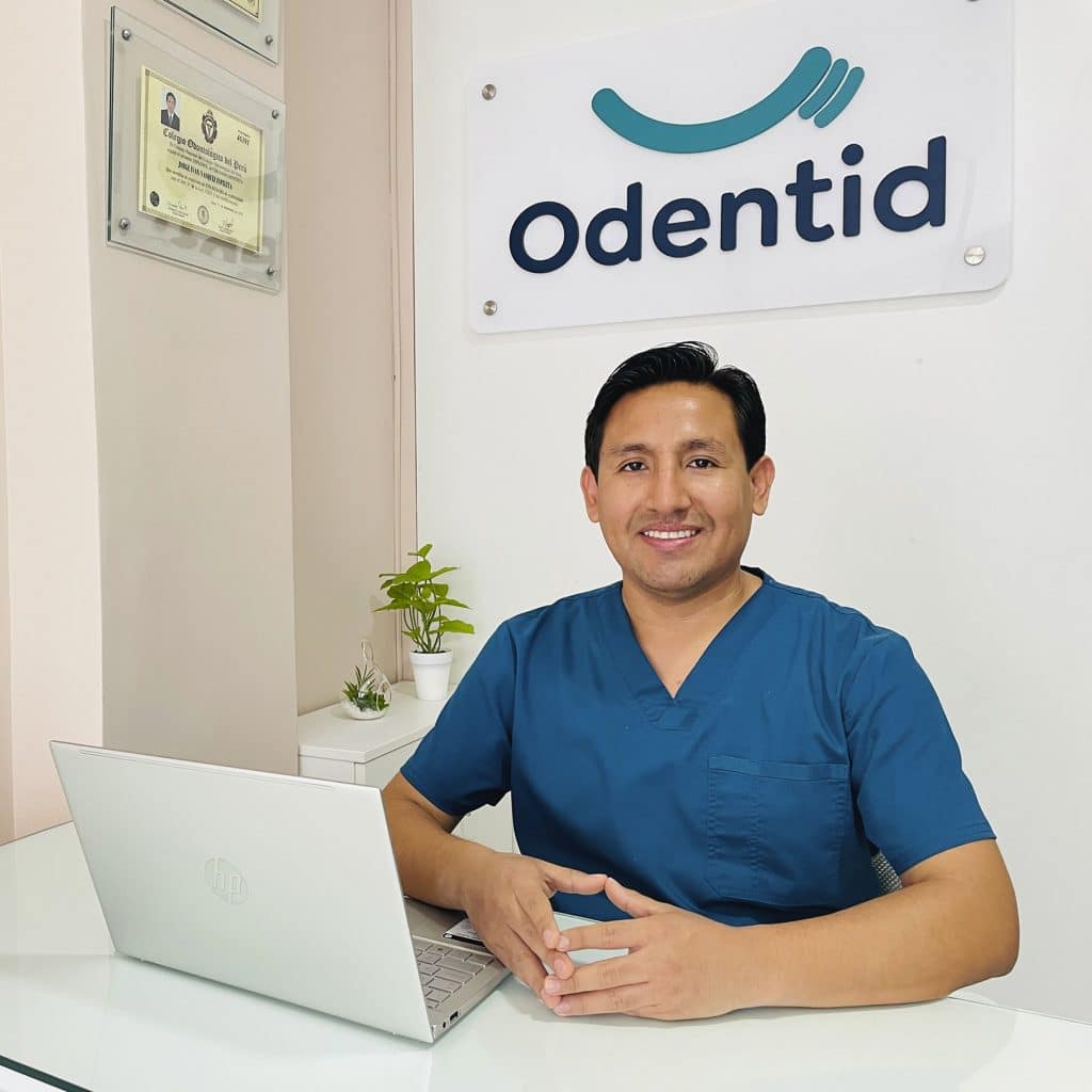 Dentista en Nuevo Chimbote Iván Vásquez Odentid